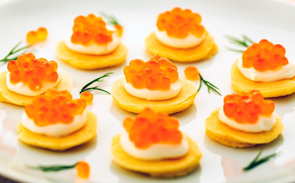 【新物】令和7年度産　食べきりサイズの塩いくらセット（70g×6パック）　北海道　様似町　いくら　イクラ　グルメ　送料無料　魚介　海鮮　小分け