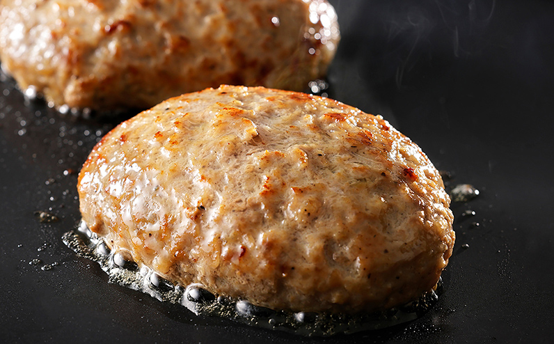 ニークファクトリーの牛・豚・ハンバーグ2種のファミリーセット 約2.4kg 北海道産 牛肉 豚肉 冷凍ハンバーグ