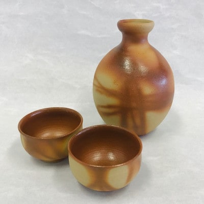 『鹿追焼』緋襷酒器3点セット　桐箱付【1439090】