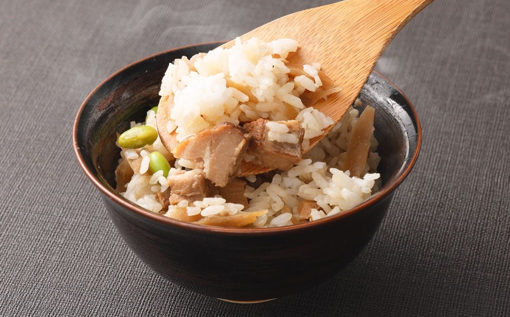 北の凍れ豚 豚めしの素 （約280g×2パック） ・ 中札内田舎どり 鶏めしの素 （約280g×2パック） 豚めし 豚飯 鶏めし 鶏飯 素 混ぜご飯 ご飯 豚肉 鶏肉 おにぎり 料理 北海道 中札内村 冷凍 [007-0214]