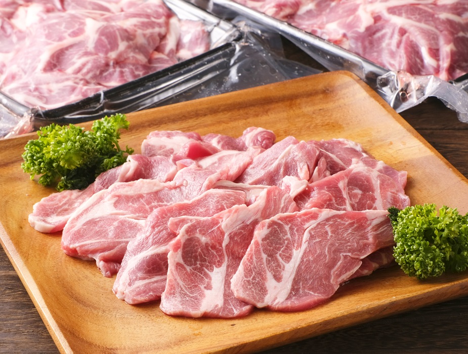 ＜1～2か月待ち＞肉屋のプロ厳選！厚切り”特上”ラム肩ロース たれ付き （350g×3袋）[007-0002]