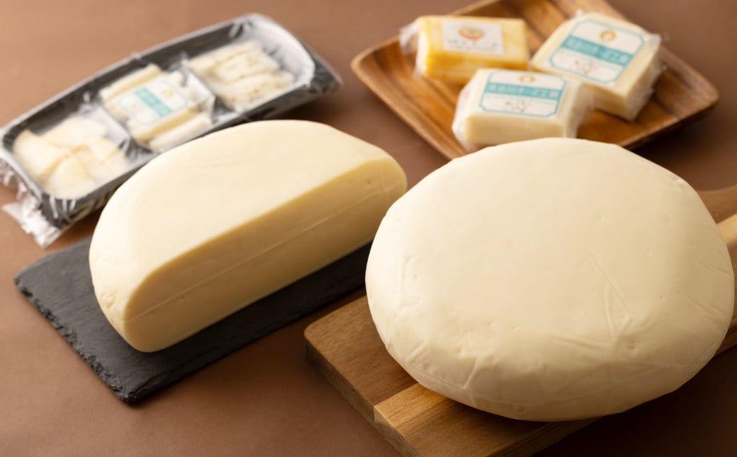 ハーフホールチーズ 約900g×1個 ／ チーズ ハーフホール 熟成 素朴 おつまみ お酒のお供 おやつ 料理 生乳 乳製品 加工食品 [041-0108]