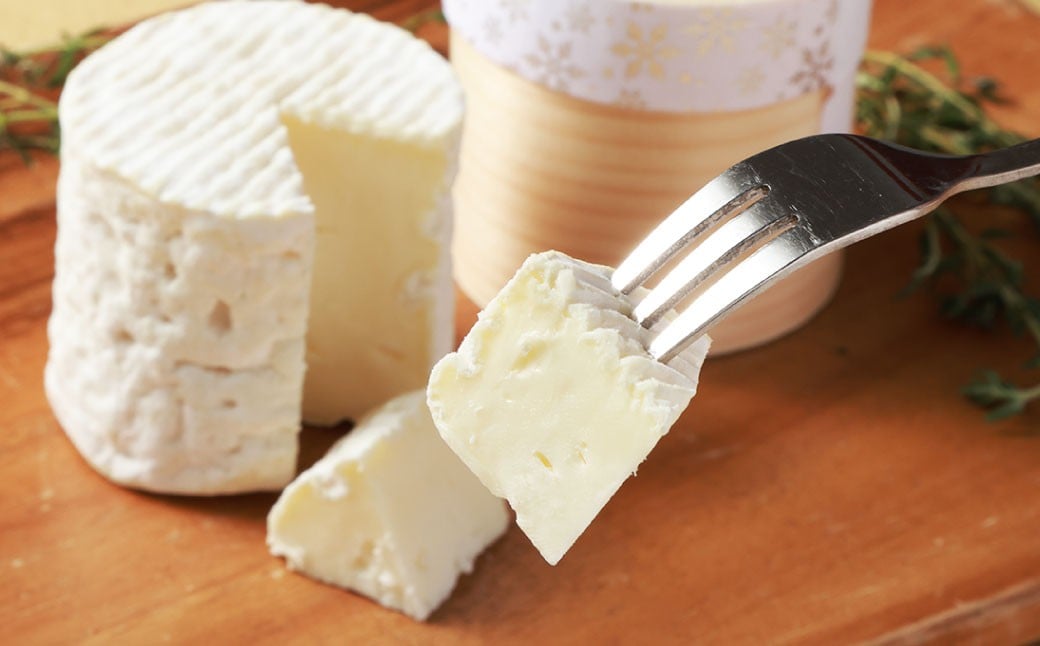 【3ヶ月定期便】 ベルネージュ 70g×6個セット 定期便3回 計18個 チーズ 白カビチーズ 生クリーム入り 白カビ 生乳 濃厚 おつまみ お酒のお供 おやつ 料理 乳製品 加工食品 [027-0115]