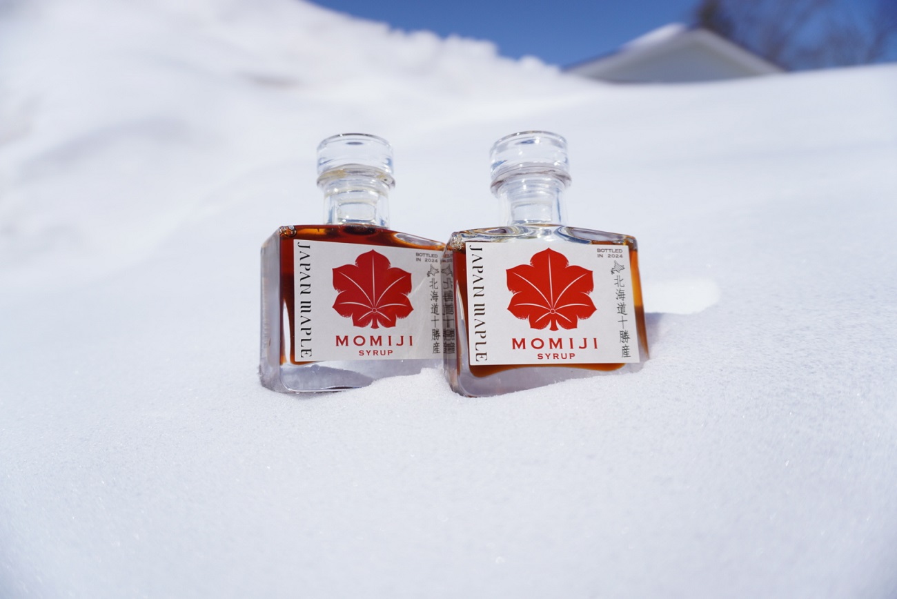 国産メープルシロップ「MOMIJI SYRUP」50ml×2本入り100ml 北海道 十勝 モンドセレクション金賞受賞 メープル メイプル シロップ  純国産 国産 ジャパンフードセレクショングランプリ受賞！