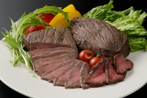 北海道 国産 十勝 ローストビーフセット 950g 小分け 3～5パック 冷凍 国産牛 お中元 お歳暮 ギフト 贈答 無添加 ローストビーフ  タレ付き