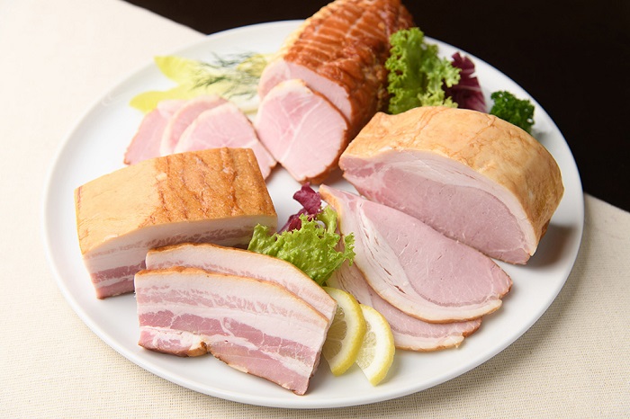 北海道 十勝ローストビーフ&ベーコン3点詰合せ 800g ハム 国産 冷蔵 北海道牛 北海道豚 贈答 ギフト 