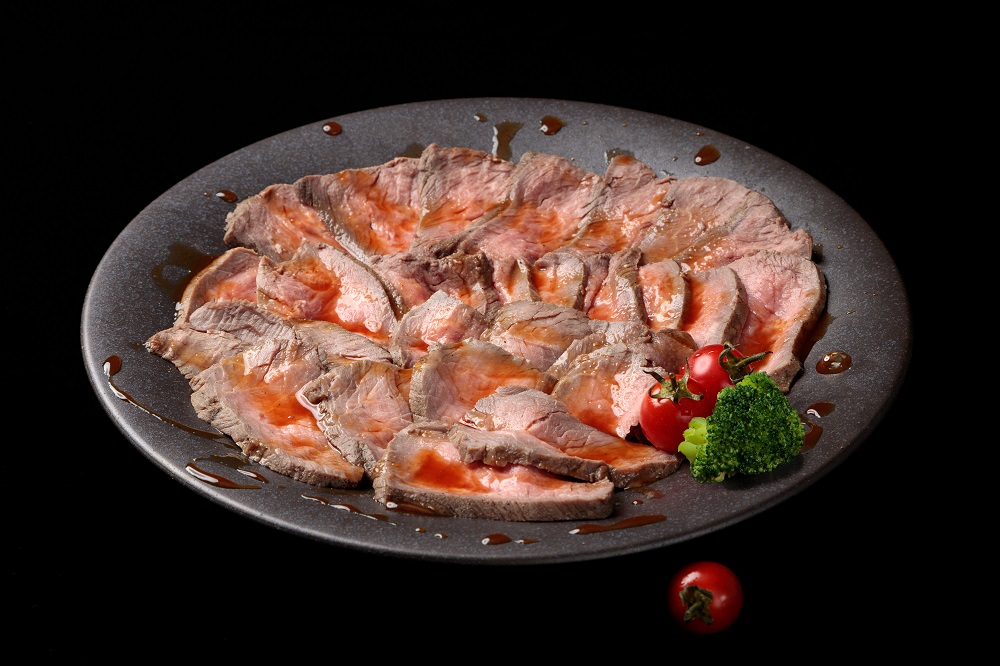 北海道 国産 十勝 ローストビーフセット 950g 小分け 3～5パック 冷凍 国産牛 お中元 お歳暮 ギフト 贈答 無添加 ローストビーフ  タレ付き