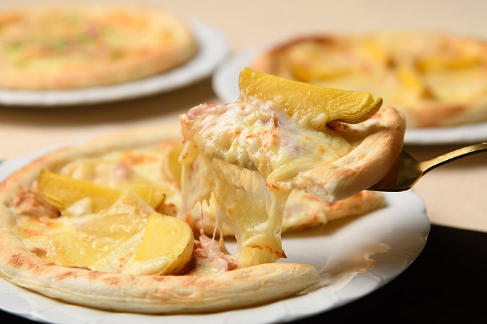 北海道　ラクレットチーズ使用　ハッピネスピザ8枚