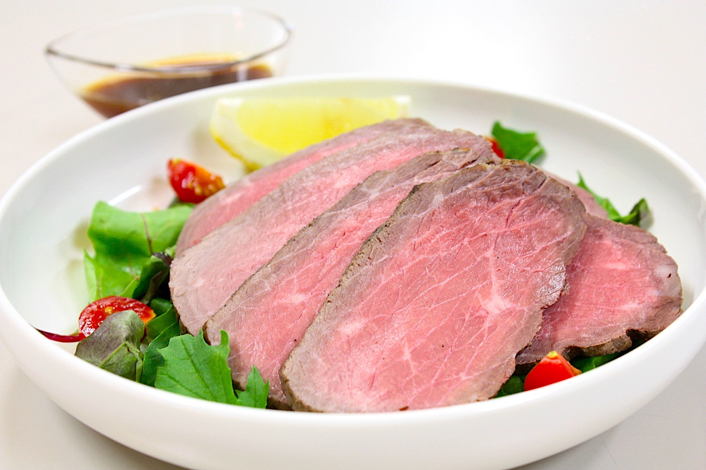 ローストビーフ 600g （2～3パック） 冷蔵 お中元 お歳暮 ギフト 贈答 無添加 タレ付き チルド発送  お取り寄せ 十勝ローストビーフ