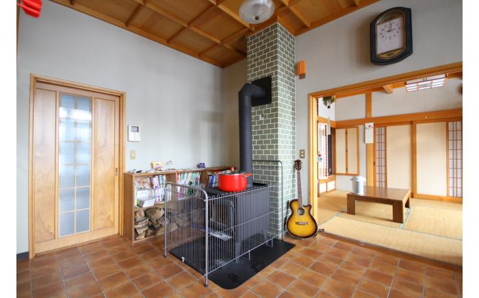 【ハンターがいる宿】GuestHouse ぎまんち 宿泊券（1名様・1泊素泊まり）《足寄町》【野生肉専門店やせいのおにくや】ゲストハウス 宿泊 宿 田舎 旅行 北海道旅行 狩猟 ハンター 移住 あしょろ 北海道 18100 18100円 [BEBE012]