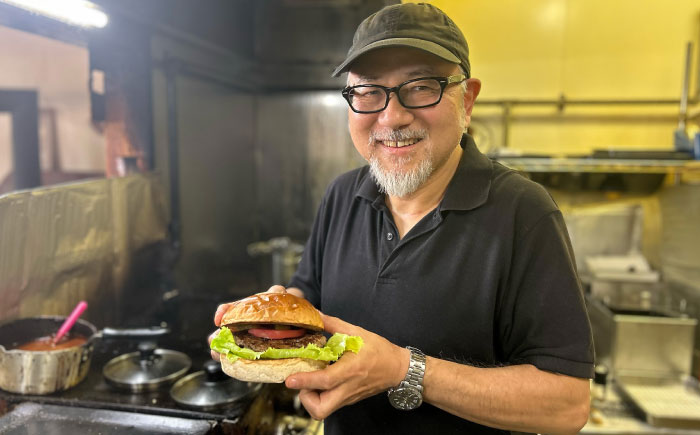 【しあわせチーズ工房】ラクレット使用！ハンバーガー＆コロッケ 各4個（計8個）《足寄町》【Woody bell】　　　 [BEBM007]