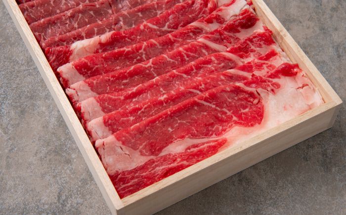 【木箱入り】 希少な赤身和牛 北海道 北十勝短角牛 すき焼き用 モモ・ロース 400g 《足寄町》【リンベル株式会社】 [BEBP001]