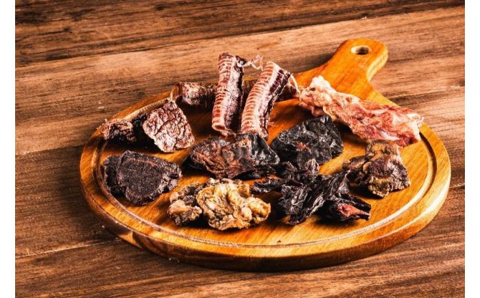 北海道 ペットのおやつセット エゾシカ（お肉・内臓・骨）18種《足寄町》【K&D株式会社】北海道産 エゾ鹿 鹿 シカ肉 鹿肉 ドライ ジャーキー ホネ 骨 ペットフード ペット用 餌ドックフード 犬のおやつ あしょろ [BEBC003]