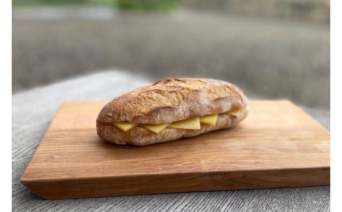 北海道十勝 牧場暮らし・チーズ造り 体験ツアー《足寄町》 【Slow Travel HOKKAIDO】 北海道旅行 体験 チーズ 牧場 見学 ツアー 体験型 旅 旅行 牧場見学 [BEAY001]