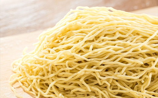 釧路町発 〆まで美味しい細ちぢれ麺（生麺330g×4袋 計12食分）【1月7日以降順次発送】 北海道産 小麦100％ 使用 北海道で人気 細麺 釧路ラーメン 鍋の締め 生麺 鍋のシメ 冷蔵 配送月指定 配送月を選べる 配送時期 発送月が選べる 発送月 スピード発送 すぐ届く 森谷食品 ご当地グルメ 1万円以下 10000円未満 2026年 年始発送 北海道 釧路町 釧路超 特産品