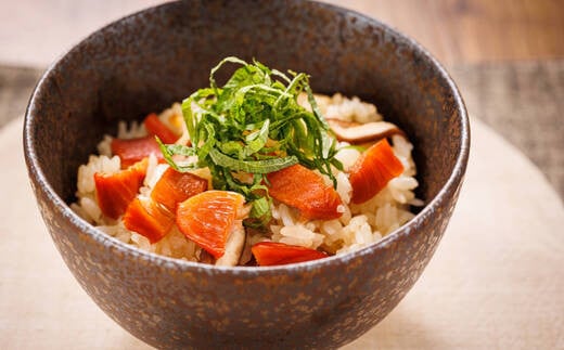 【定期便 3ヶ月連続】北海道産 鮭とば 半身 1枚 | 国産 北海道産 さけとば 秋 鮭トバ 鮭 トバ さけ サケ シャケ 小分け 調理済み 一人暮らし セット おかず 冷凍 定期便 魚介類 魚干物 海鮮 絶品 人気 笹谷商店 直営 釧之助本店 高級 北海道 釧路町 釧路超 特産品