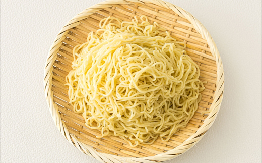 釧路町発 〆まで美味しい細ちぢれ麺（生麺 220g×3袋 計6食分）【1月7日以降順次発送】 人気 釧路ラーメン 細麺 鍋の締め ラーメン 生麺 鍋のシメ 鍋の〆に 食べるラーメン 冷蔵 配送月指定 配送月を選べる 配送時期 発送月が選べる 発送月 スピード発送 すぐ届く 森谷食品 ご当地グルメ 1万円以下 10000円未満 2026年 年始発送 北海道 釧路町 釧路超 特産品