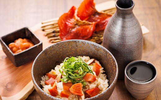 【定期便 6ヶ月連続】北海道産 鮭とば 半身 1枚 | 国産 北海道産 さけとば 秋 鮭トバ 鮭 トバ さけ サケ シャケ 小分け 調理済み 一人暮らし セット おかず 冷凍 定期便 魚介類 魚干物 海鮮 絶品 人気 笹谷商店 直営 釧之助本店 高級 北海道 釧路町 釧路超 特産品