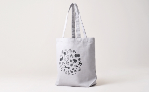 [磯 優子 / Yuko Iso] オリジナルデザイン キャンバストートバック（約37cmx 36cm x 11cmのマチ付き）×1コ｜ オリジナル デザイン おしゃれ かわいい シンプル バッグ レディース A4 通勤 通学 ショルダー 北海道 釧路町 釧路超 特産品
