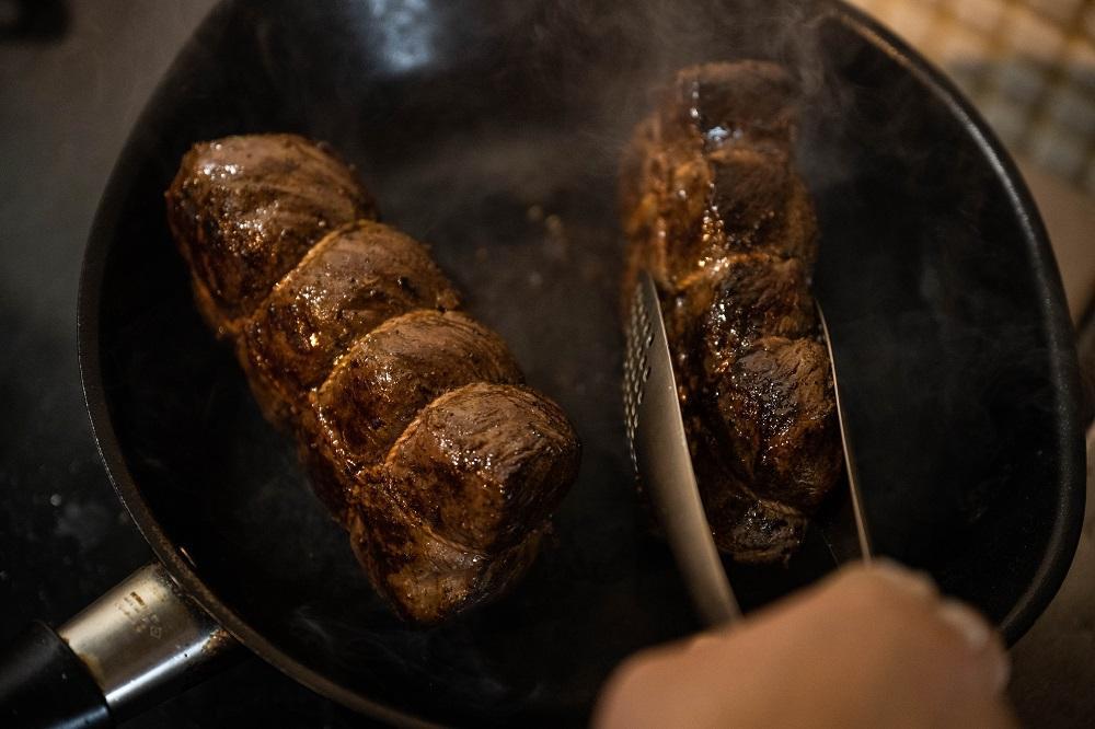 海道 標茶町産 エゾ 鹿肉 モモ ブロック 1kg