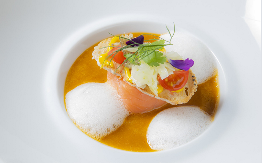 【東京丸の内】Sens & Saveurs（サンス・エ・サヴール）北海道白糠食材ディナーコース 4名様