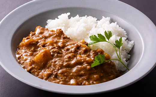 青森りんごカレー3種セット　各200g×2袋　計6袋【配送不可地域：離島・沖縄県】【1655009】