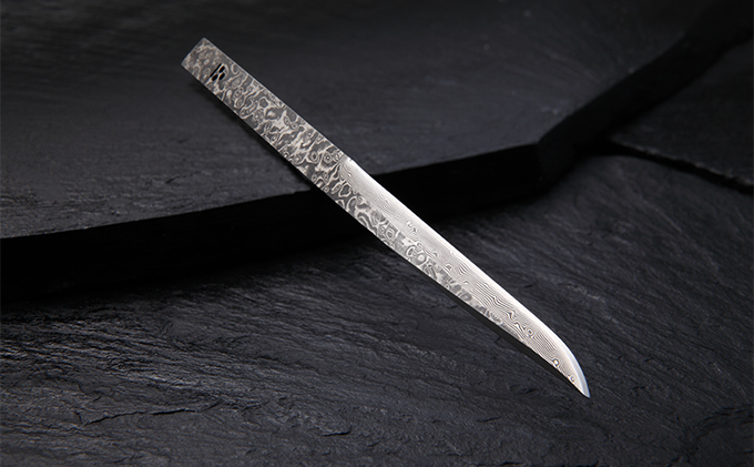 350年以上の歴史と伝統が作り出す技術【暗紋ペーパーナイフ こぎん刺し鞘付】