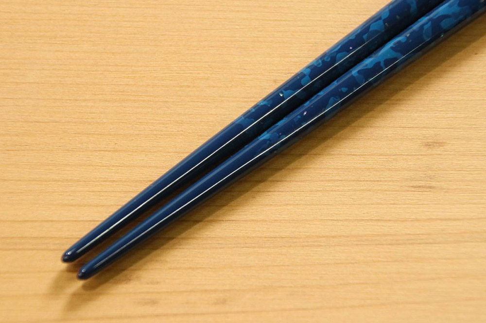 皇室献上用新色】津軽塗 夫婦箸【ロイヤルブルー 貝蒔（大）・（中