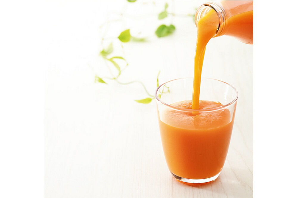 《定期便9ヶ月》ハルメク 人参ジュース【ビン】1030g×6本 [野菜ジュース にんじんジュース 人参ジュース りんご果汁 栄養機能食品 ビタミンA 健康 砂糖不使用 甘味料不使用 保存料不使用 青森県 弘前市]