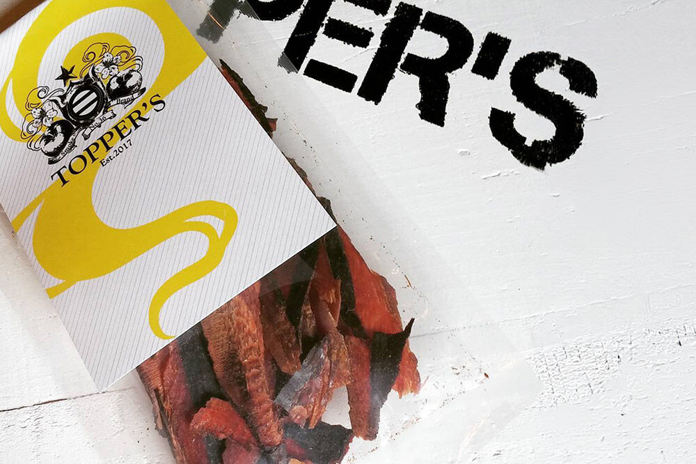 【寄附金額見直しました】燻製 かつおぶし 30g×3袋 燻製所トパーズ 青森県 弘前市 [燻製 かつおぶし 燻製かつおぶし スモーク だし おつまみ 家飲み 晩酌 大人の味 和食]