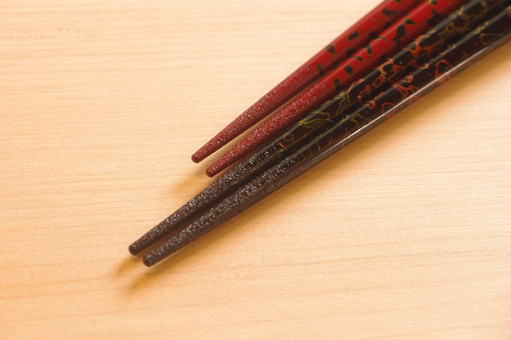 津軽塗 夫婦箸 めじゃ 唐塗 呂(大)・赤(中)
