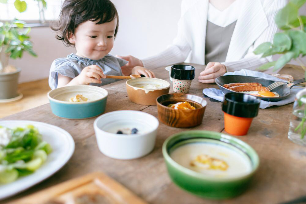 aeru 津軽塗りの こぼしにくい【コップ】（乳白唐塗り）食器 津軽塗 湯呑 湯呑み 湯のみ ぐい呑み ベビー 赤ちゃん 子供 介護 高齢者 プレゼント ギフト ベビー用品 ベビー食器 こども食器 おしゃれ 津軽塗り 工芸品 青森 青森県 [うるし塗り おしゃれ お歳暮 お中元 カトラリー ギフト グラス コップ つがる塗り プレゼント 食器 青森 贈り物 贈答用 津軽 津軽塗 湯飲み 湯呑]