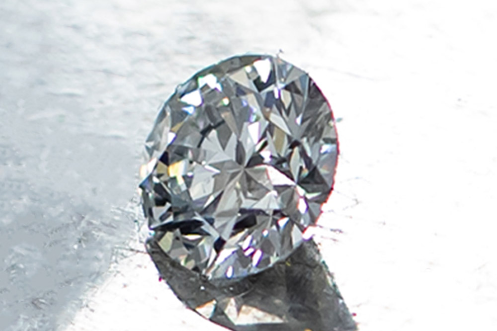 ããã¯ã¬ã¹ ãã©ãã900 0.06ct ãã€ã€ã€ãã·ã£ã«ããã¯ã¬ã¹ N