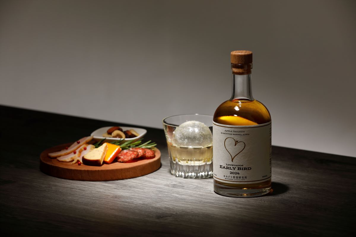 アップル ブランデー LOVEVADOS EARLYBIRD 2024 (500ml) 【青森りんご 100％ ラブヴァドス クラフトブランデー アーリーバード  洋酒 ブランデー 】数量限定 限定生産