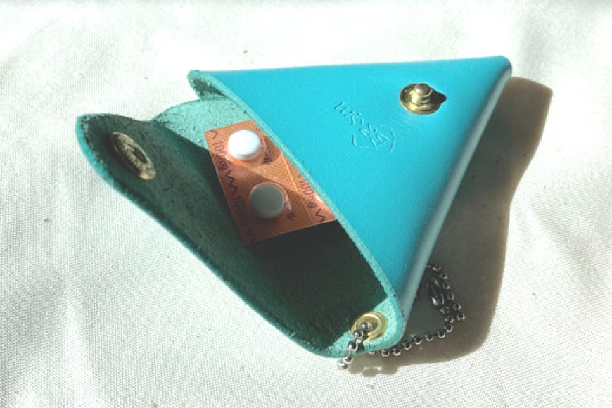 牛革 財布 三角 コインケース 1個 おいらせブルー [CBRO.m 青森県 おいらせ町 oi02ayo710006] コンパクト 革 ウォレット レディース メンズ ハンドメイド 手作り 青