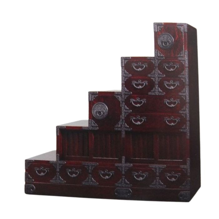 岩谷堂箪笥 階段箪笥5段 1台 伝統工芸品 家具 インテリア 階段箪笥 和家具 和モダン 収納 チェスト キャビネット 木製 漆 南部鉄器金具 職人 手作り 逸品 高級家具 リビング 玄関 飾り棚 盛岡名産 欅 ケヤキ 日本製 整理 整理整頓 伝統 岩手県 盛岡市 東北 岩手 盛岡 有限会社 中千家具製作所