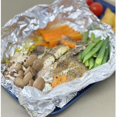 一夜干しかれい「マガレイ 3尾」と「かれいのホイル焼き」を得意料理にするセット【配送不可地域：離島】【1642074】