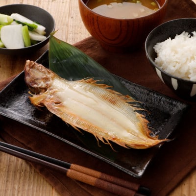 一夜干しかれい「ヒレグロ 4尾」と「かれいの煮つけ」を得意料理にするセット MM0268【配送不可地域：離島】【1642117】