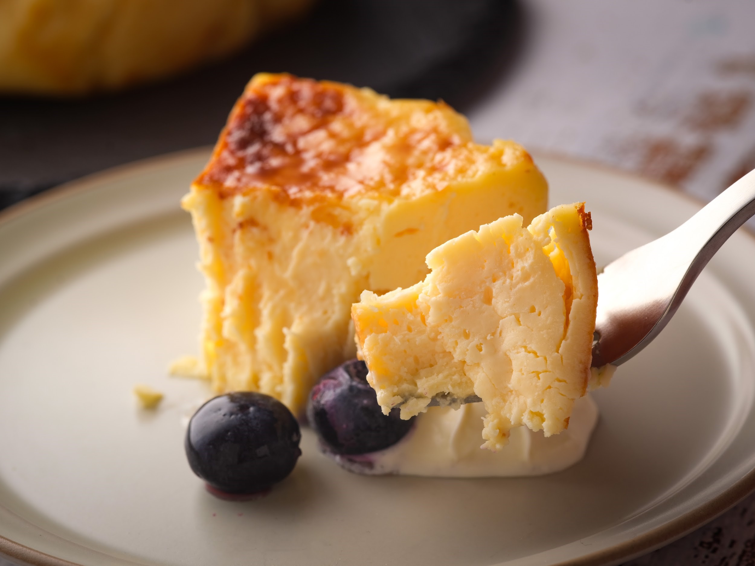 ペコリーノ チーズケーキ ホール 12cm 300g 1個 じんぎすかん の あんべ 安部商店 遠野市 ペコリーノ・ロマーノ バスクチーズケーキ 
