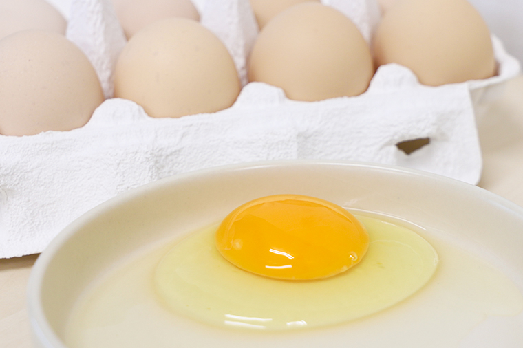 【選べる定期便】たまご 卵 玉子 鶏卵 純国産鶏 さくら 純たまご30個 破損保証5個含む 採れたて 新鮮  農地直送6ヶ月 定期便 卵料理 卵焼き 卵かけご飯 オムレツ 朝食 (AJ029)