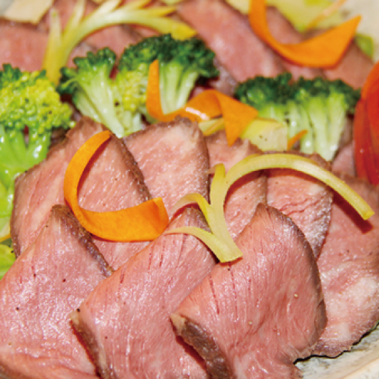 黒毛和牛 ローストビーフ 200g (100g×2パック) ギフト 冷凍 国産 和牛 ソース付き（AB144）