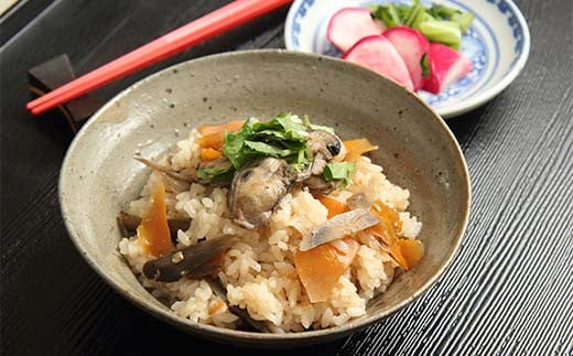 炊き込みごはんの素（帆立・牡蠣　各1袋）セット【木村商店】 三陸山田 山田町 三陸山田産 おふくろの味 無添加 秘伝の味 こだわりの出汁 ホタテ カキ YD-779