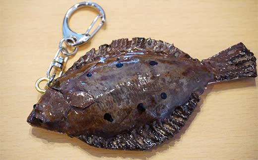 萬さん手作り、本物そっくり魚の模型キーホルダー×5個 三陸山田産 山田町 工芸品 職人技 カレイ ヒラメ YD-938