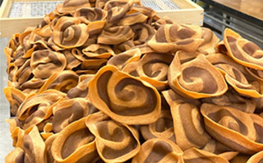 【数量限定】かりんとう クロ(玉砂糖)　2枚入り×10袋  くりっこ屋菓子店 岩手県 三陸山田 山田町 うずまきかりんとう せんべい 和菓子 和スイーツ 郷土菓子 岩手かりんとう YD-662