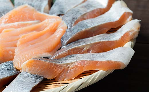 長根水産の 《訳あり》トラウトサーモンの切り身 約1㎏×1袋 鮭 さけ オランダ島 サーモン 三陸山田 山田町 山田湾 海産品 YD-1029