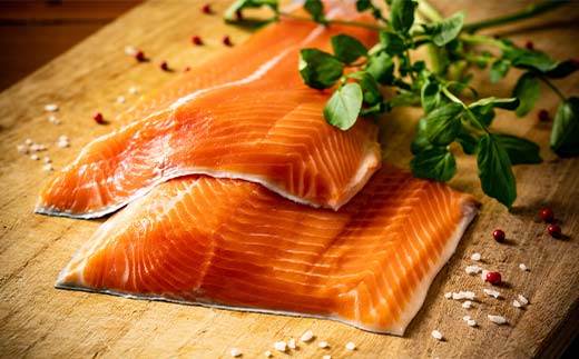 ≪発送期間5月～7月≫三陸やまだオランダ島サーモン×1本（約2kg）【三陸やまだ漁協】【月曜日発送】【沖縄・離島配送不可】三陸山田 山田町 山田湾 山田産 トラウトサーモン 鮭 養殖 刺身 カルパッチョ 生食 YD-1091