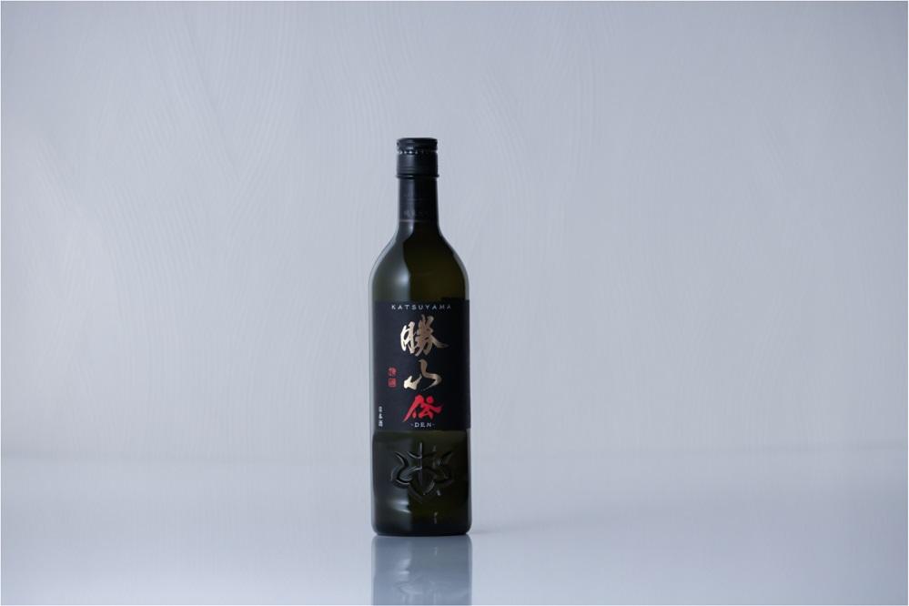 勝山 純米大吟醸 伝（でん）　【お酒・日本酒・純米大吟醸酒】