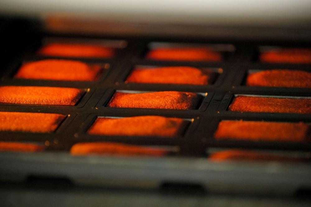 バターの贅沢を極めたフィナンシェ「バターダフィナンシェ」(プレーン・ショコラ)２０個　【 お菓子 おやつ 洋菓子 ティータイム お茶菓子 北海道バター使用 上品 しっとり 外側カリ しっとり 】