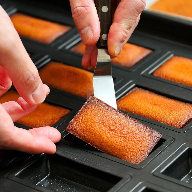 バターの贅沢を極めたフィナンシェ「バターダフィナンシェ」(プレーン)２０個　【 お菓子 おやつ 洋菓子 ティータイム お茶菓子 北海道バター使用 上品 しっとり 外側カリ しっとり 】