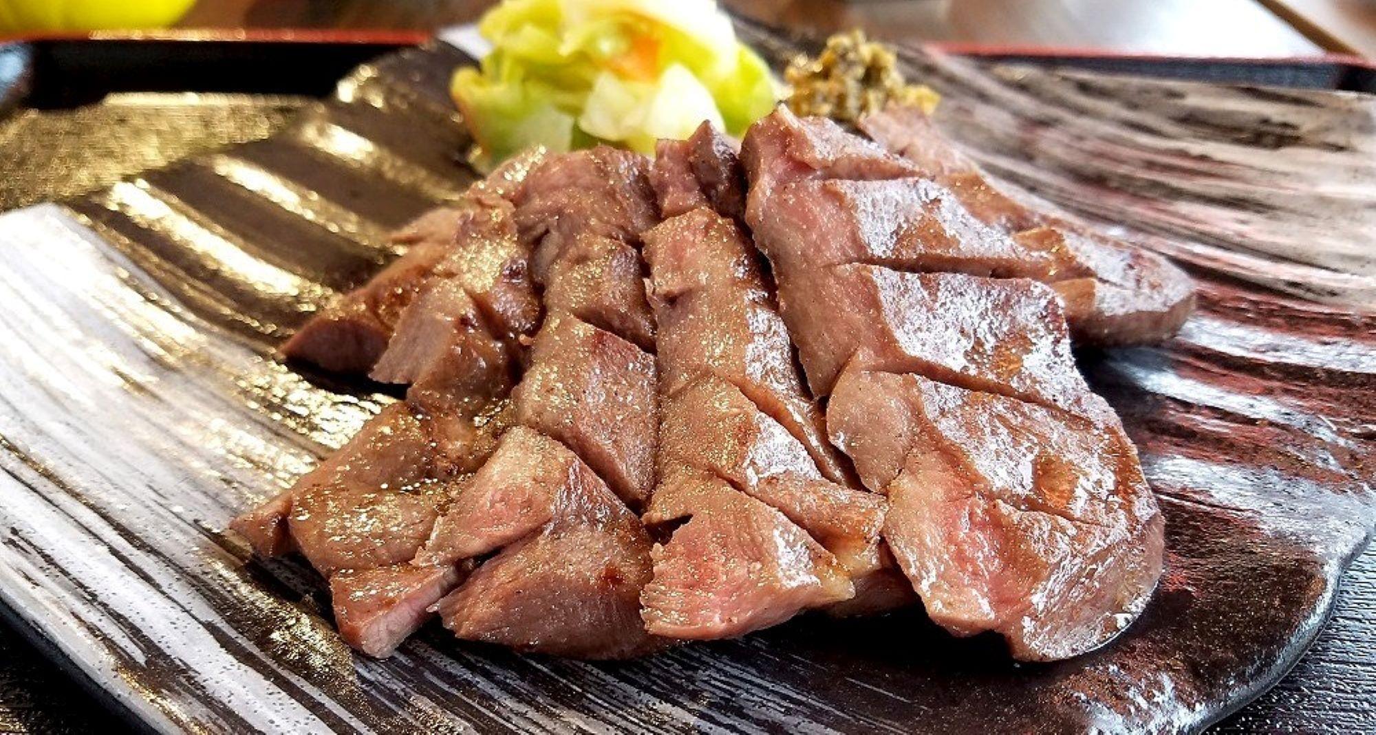 厚切り牛タン 4人前 480g 冷凍　【 焼肉 バーベキュー BBQ おうち焼肉 食べ物 食材 夕飯 休日 熟成 柔らかい 旨味 味付き牛タン 味付け牛タン 】